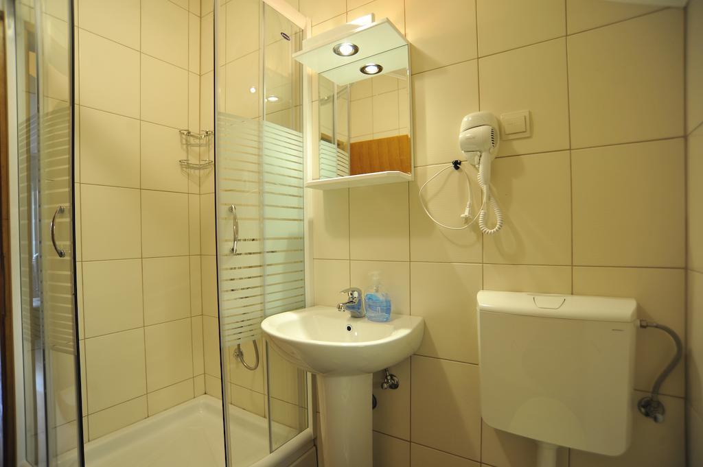 Apartments Vila Vrdnik Habitación foto