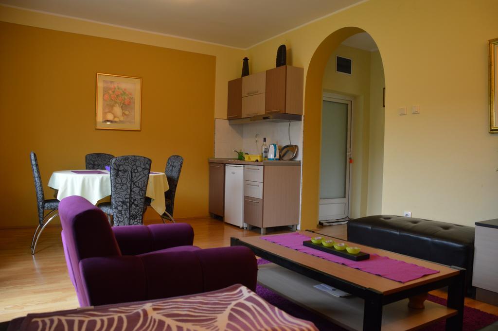 Apartments Vila Vrdnik Exterior foto